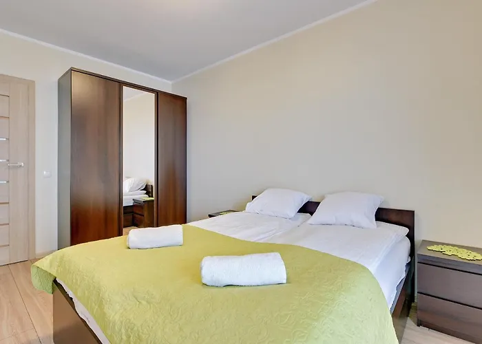 Beautiful Seaside View Apartments - 4 Oceans Premium